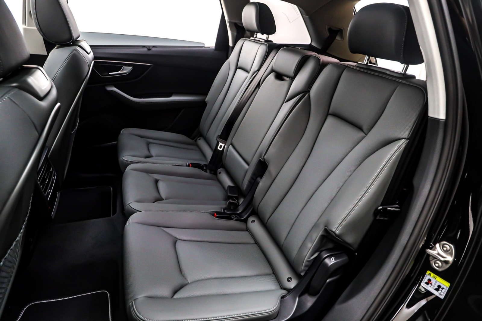 New 2025 Mythos Black Metallic Audi Premium Plus 55 TFSI quattro image 8