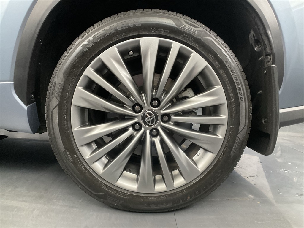2021 Toyota Highlander Platinum photo 24