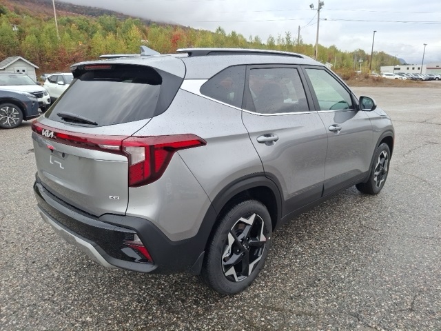 2026 Kia Seltos EX photo 3
