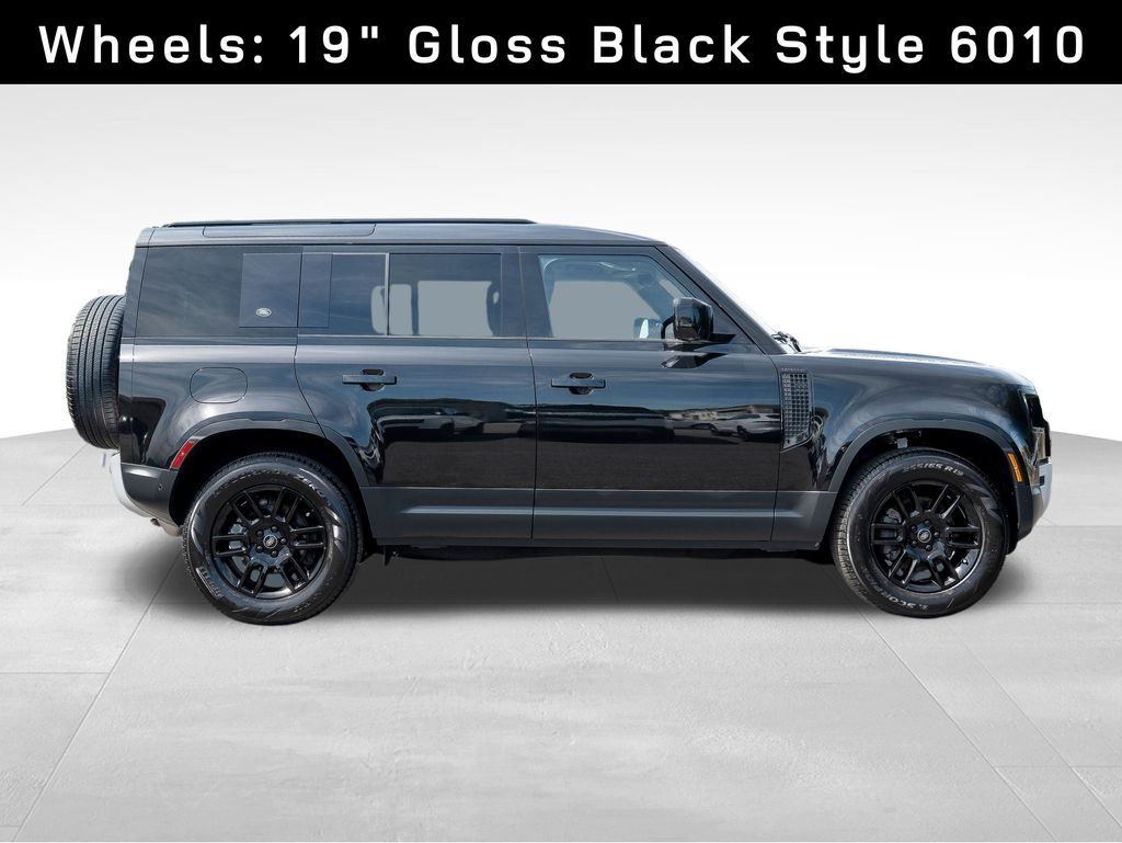 2024 Land Rover Defender 110 S photo 5