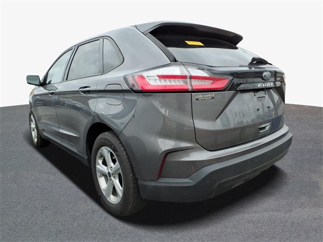 2021 Ford Edge SE photo 2