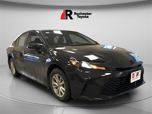 2026 Toyota Camry LE's photo