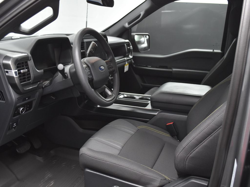 2025 Ford F-150 STX photo 8