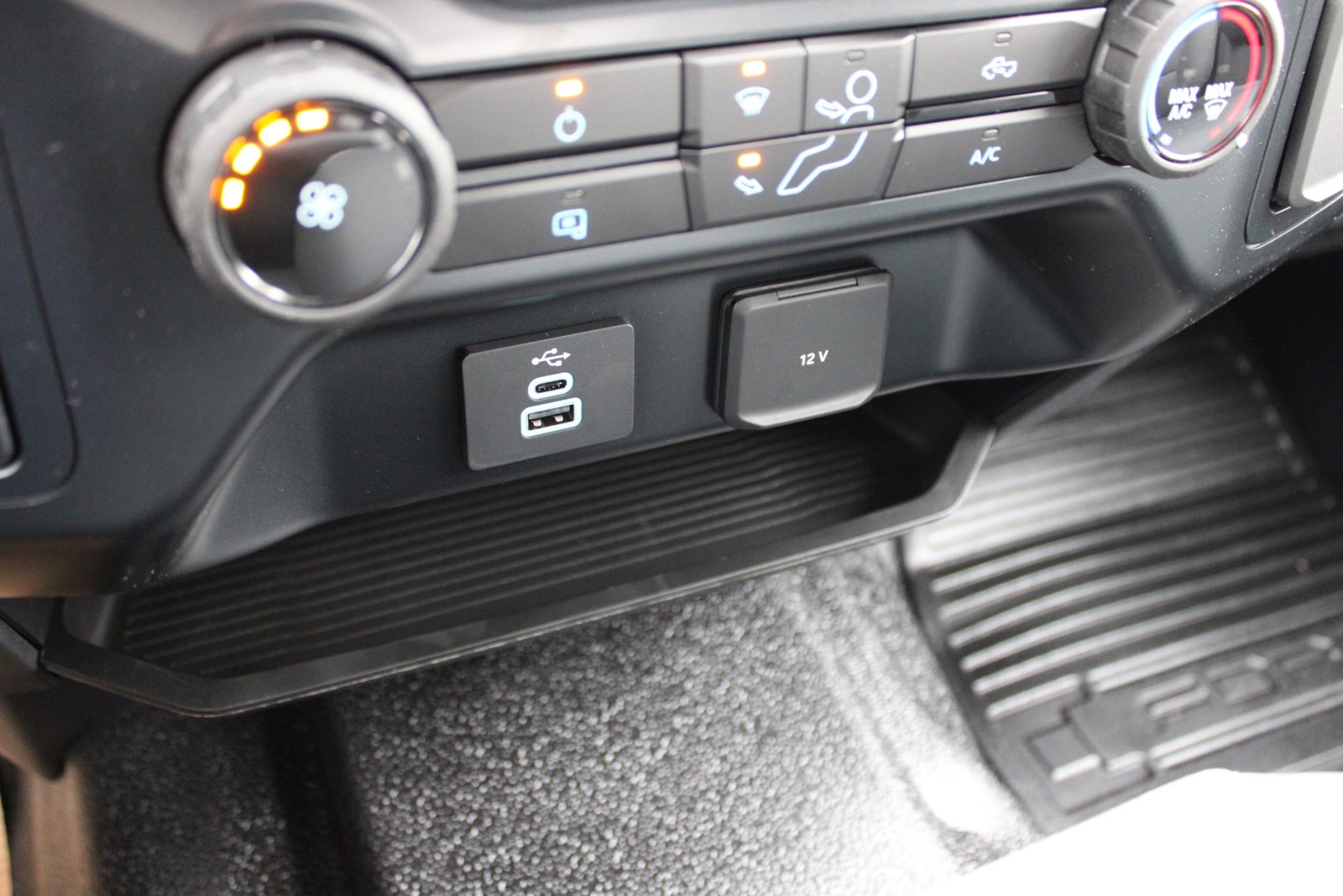 2023 FORD F-350 - Image 24