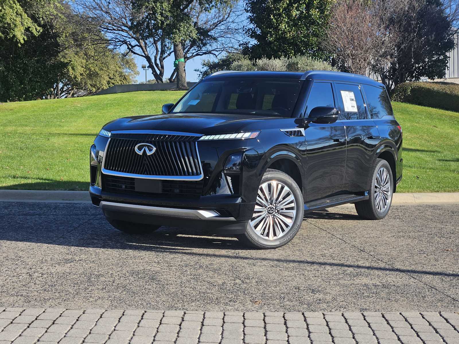 2026 INFINITI QX80 Luxe's photo