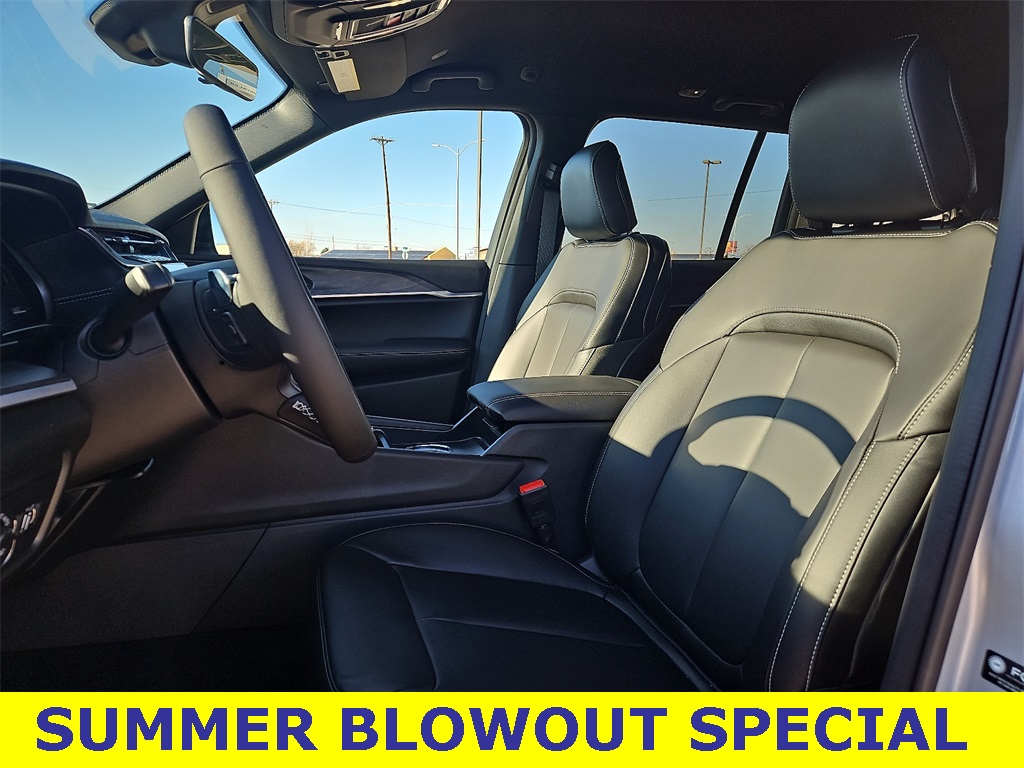 2025 Jeep Grand Cherokee Limited photo 15