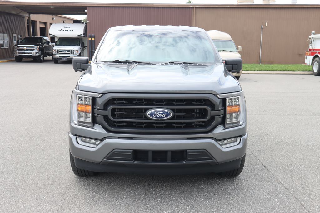 2022 Ford F-150 XLT photo 2