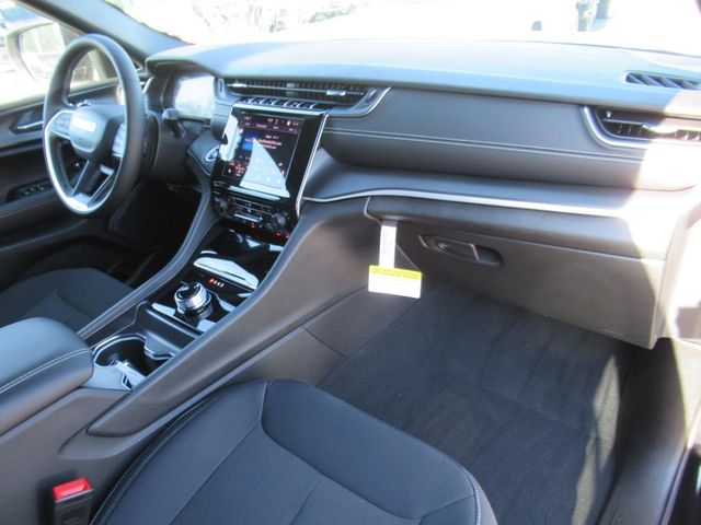 2025 Jeep Grand Cherokee Laredo X photo 10