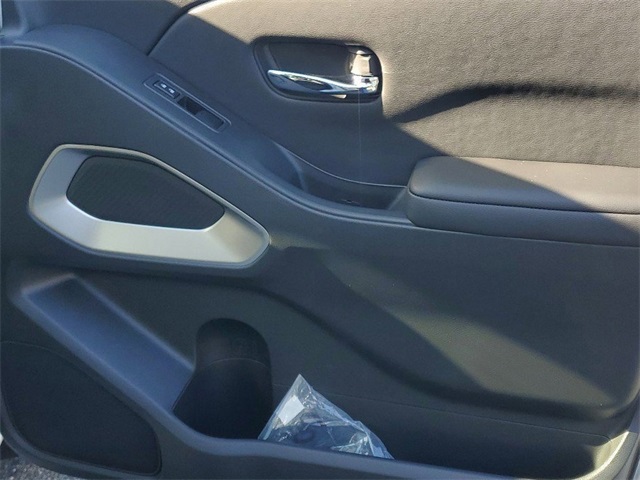 2025 Nissan Frontier Crew Cab SV photo 27