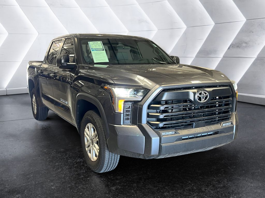2025 Toyota Tundra SR5 photo 3