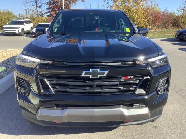 2023 Chevrolet Colorado Z71 photo 2