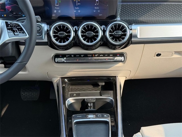 2025 Mercedes Benz GLB 250 4MATIC photo 10
