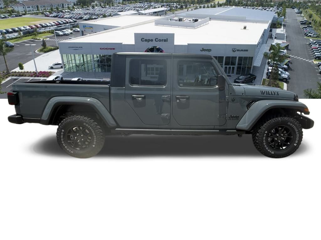 2025 Jeep Gladiator Willys photo 3