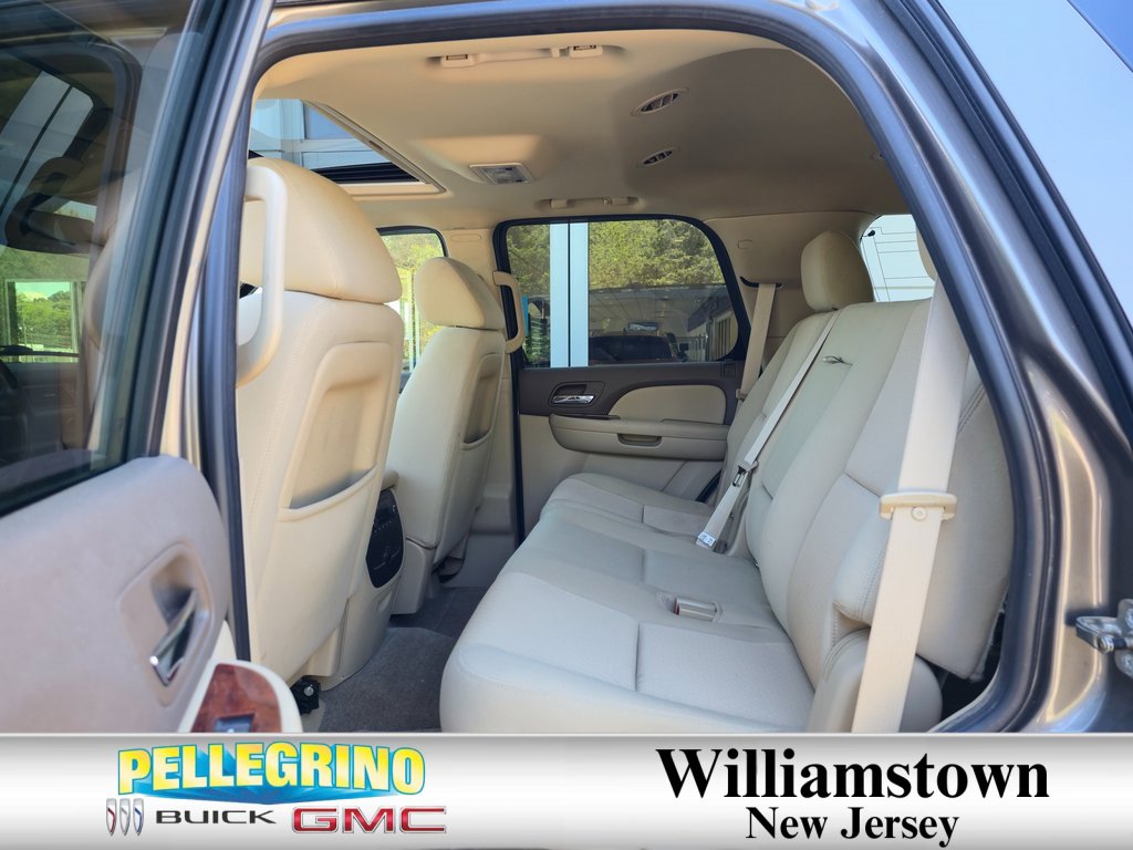 2011 Gmc Yukon SLE photo 5
