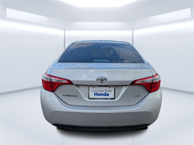 2016 Toyota Corolla LE photo 3