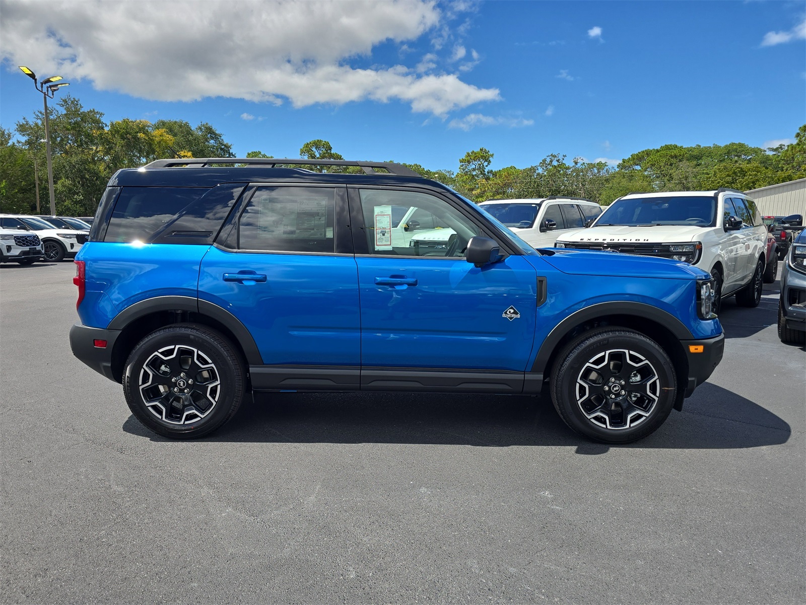 2025 Ford Bronco Sport Outer Banks photo 2