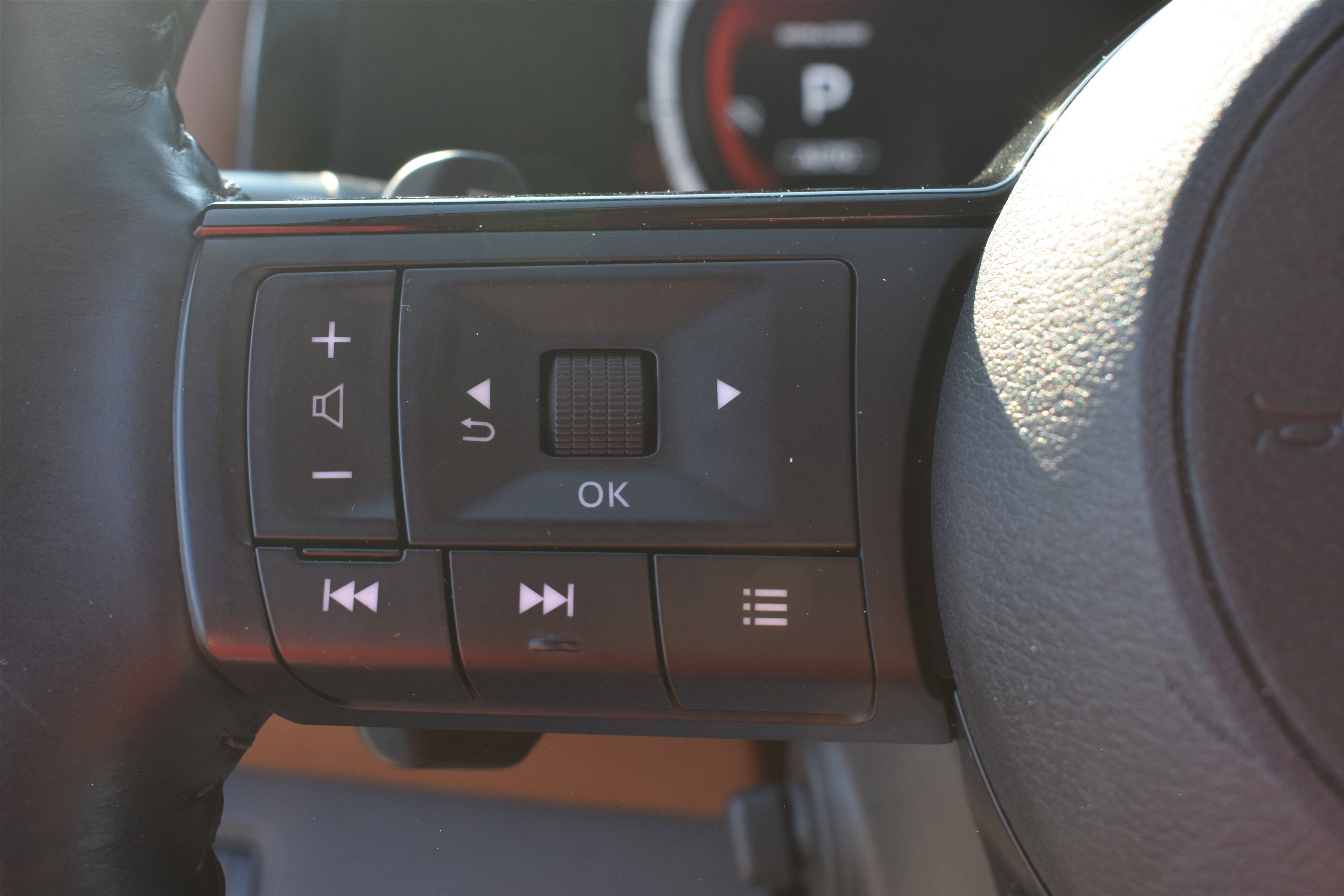 2022 Nissan Pathfinder Platinum photo 17