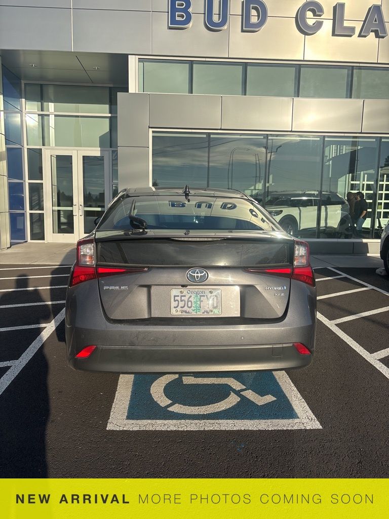 2020 Toyota Prius L photo 4