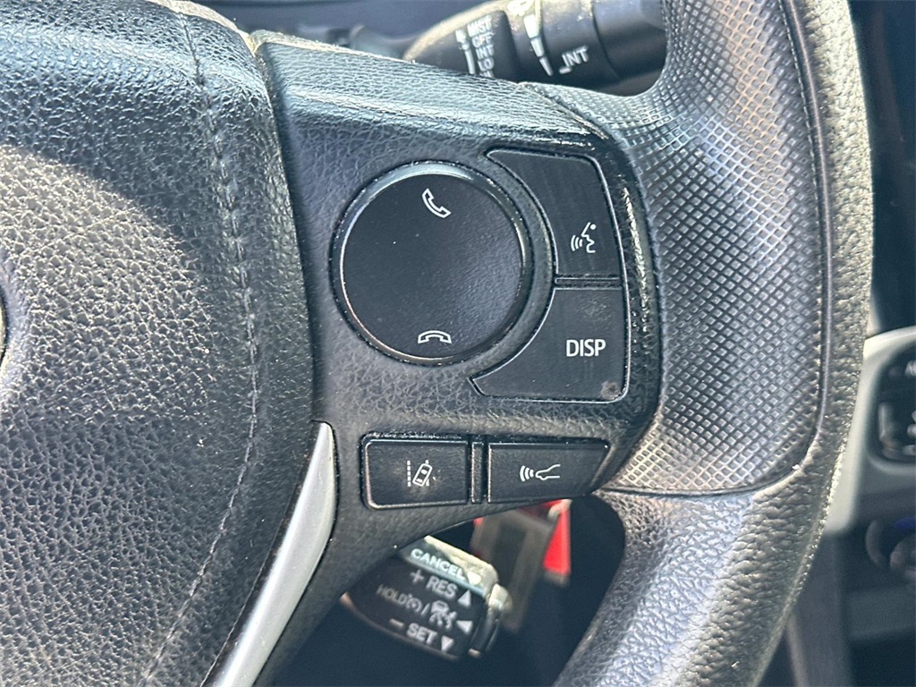 2017 Toyota Corolla LE photo 19