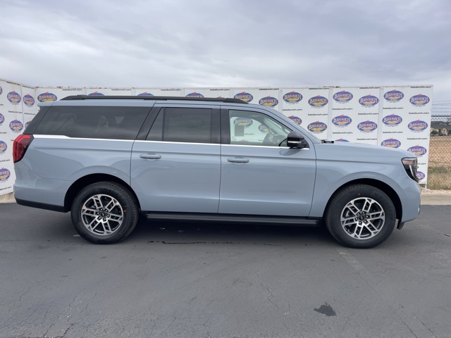 2025 Ford Expedition Active's photo