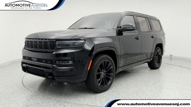 2023 Jeep Grand Wagoneer Series III's photo