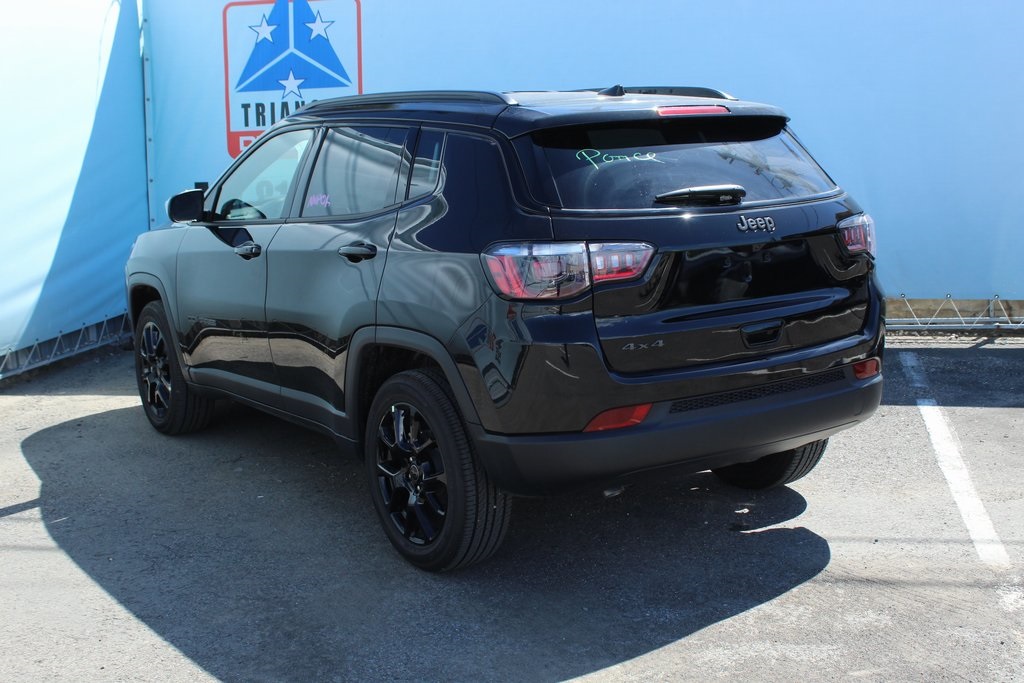 2026 Jeep Compass Latitude photo 3