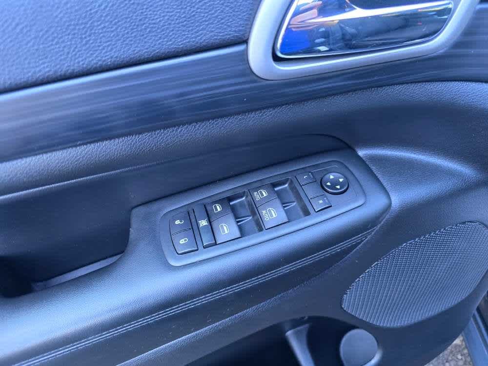 2021 Jeep Grand Cherokee Laredo E photo 16