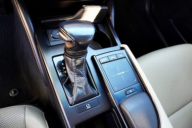 2019 Lexus ES 350 photo 30
