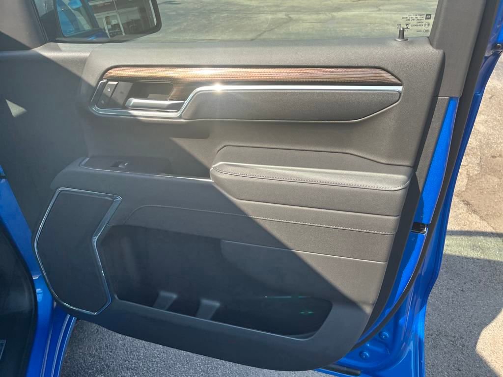 2025 Chevrolet Silverado 1500 LT1 photo 26