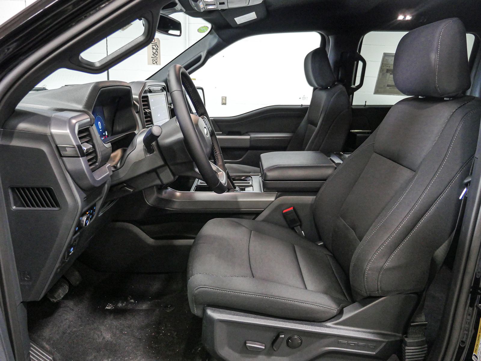 2025 Ford F-150 XLT photo 21