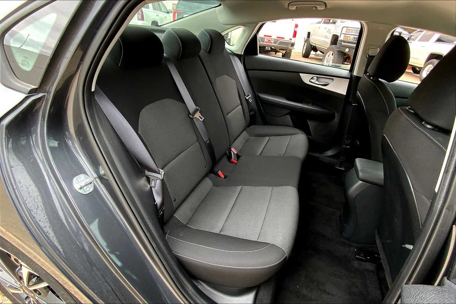 2024 Kia Forte LXS photo 19