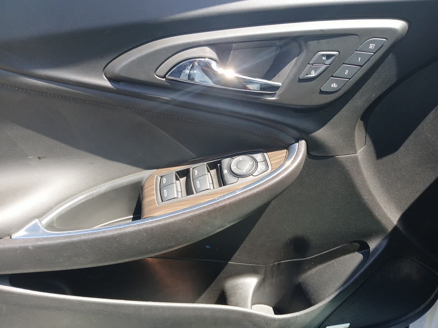 2024 Chevrolet Malibu Premier 2LT photo 10