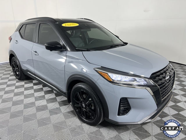 2023 Nissan Kicks SR's photo