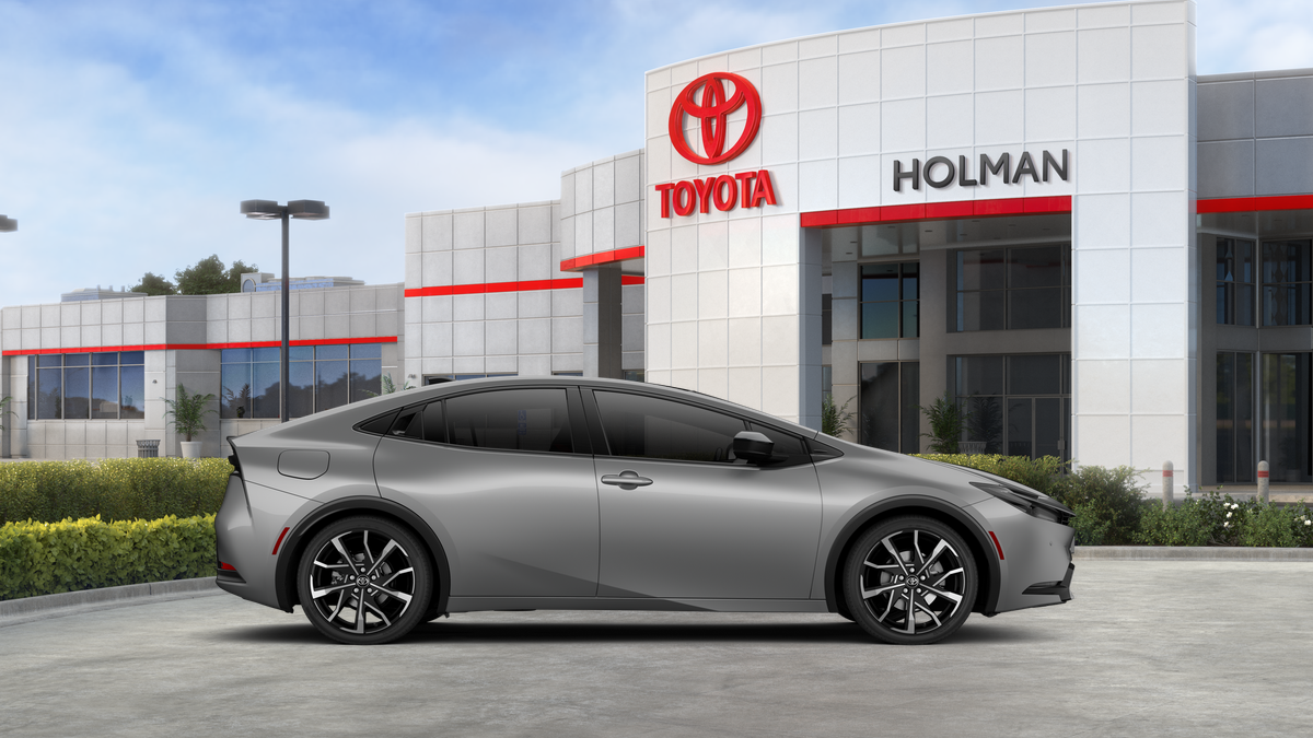 2026 Toyota Prius Plug-in Hybrid XSE photo 12
