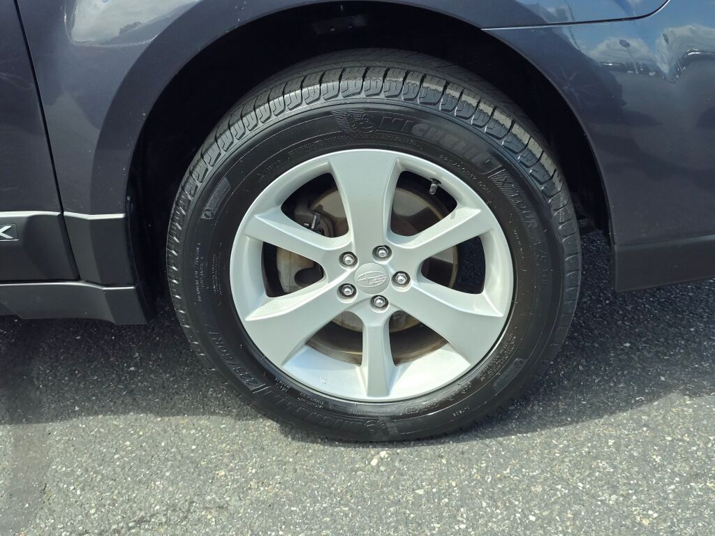 2013 Subaru Outback 2.5i Premium photo 3
