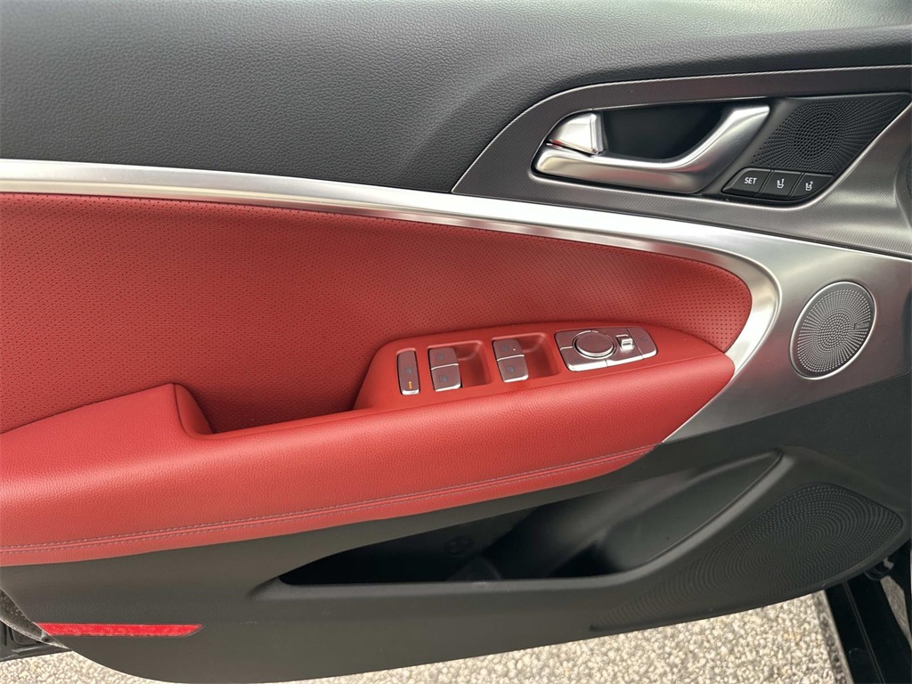 2025 Genesis G70 2.5T photo 28