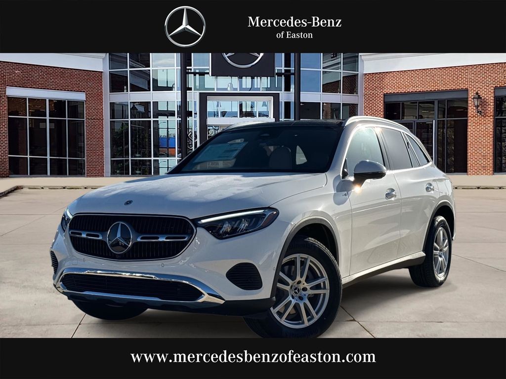 2026 Mercedes-Benz GLC Base's photo