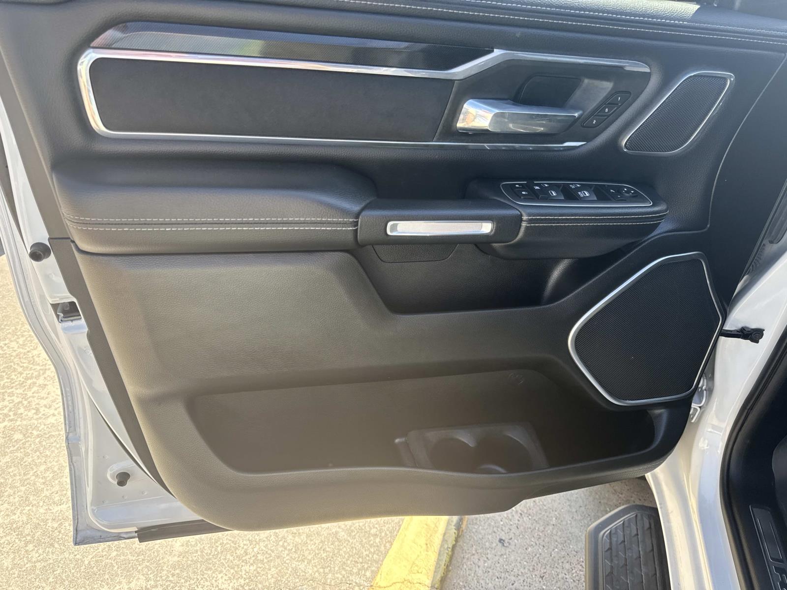 2022 Ram 1500 Laramie photo 17