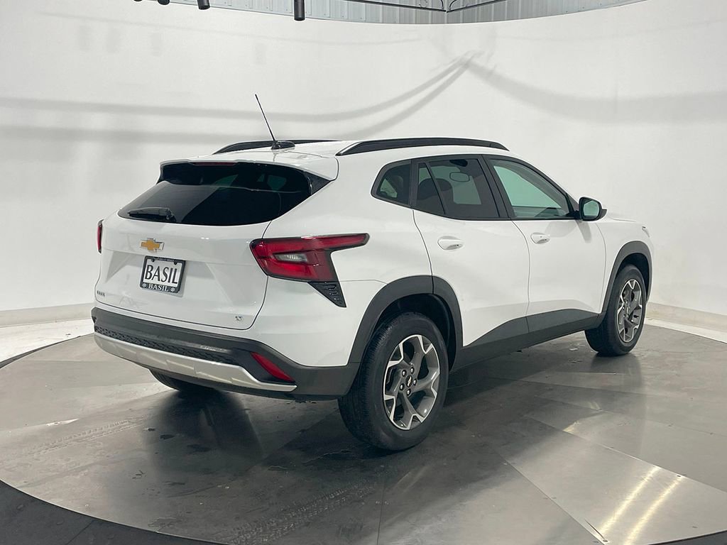2024 Chevrolet Trax LT photo 4