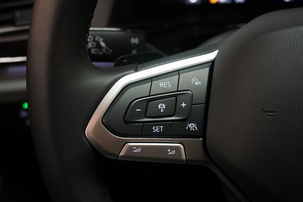 2025 Volkswagen Atlas Peak Edition SE photo 24
