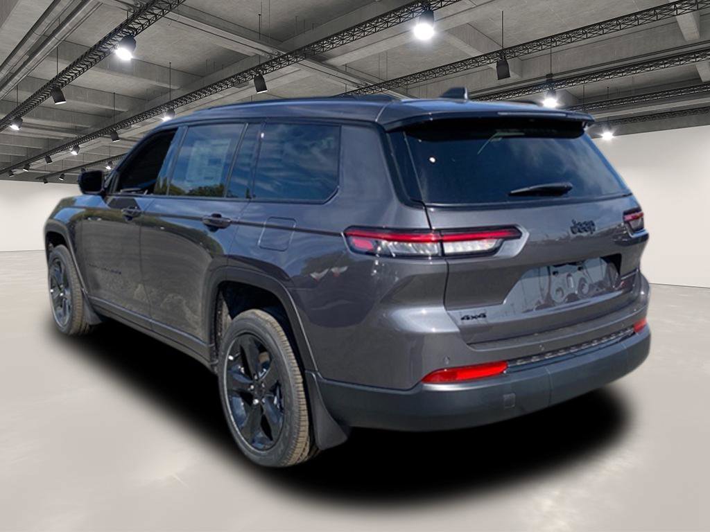 2025 Jeep Grand Cherokee Altitude X photo 2