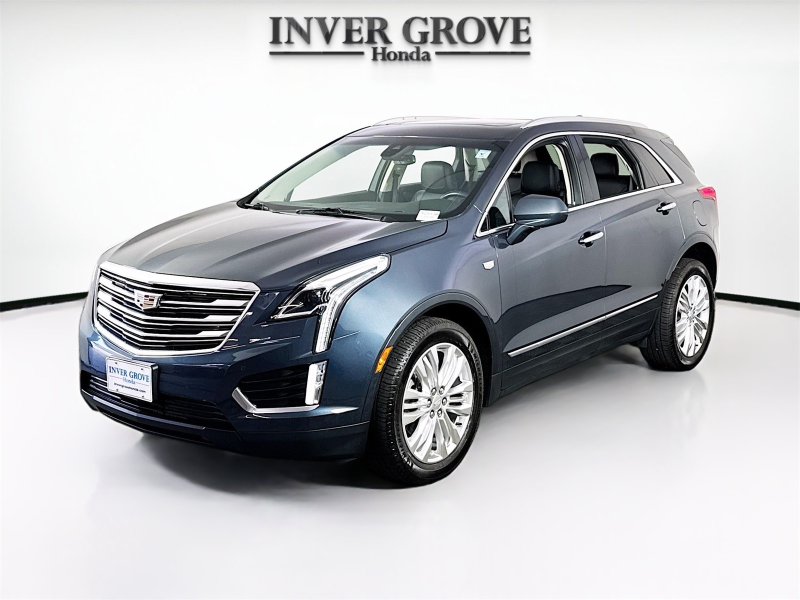 Used 2019 Cadillac XT5 Premium Luxury with VIN 1GYKNFRSXKZ212544 for sale in Inver Grove Heights, Minnesota