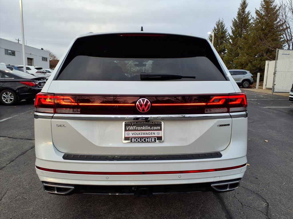 2026 Volkswagen Atlas SEL Premium R-Line photo 2