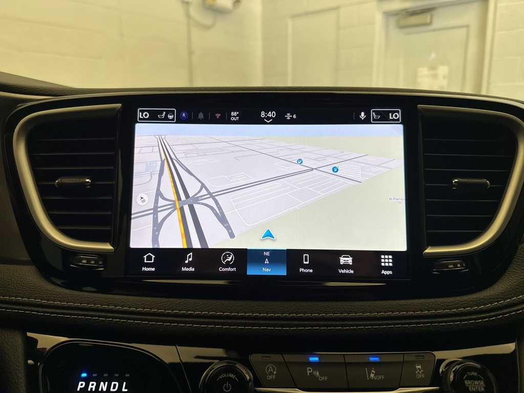 2026 Chrysler Pacifica photo 10