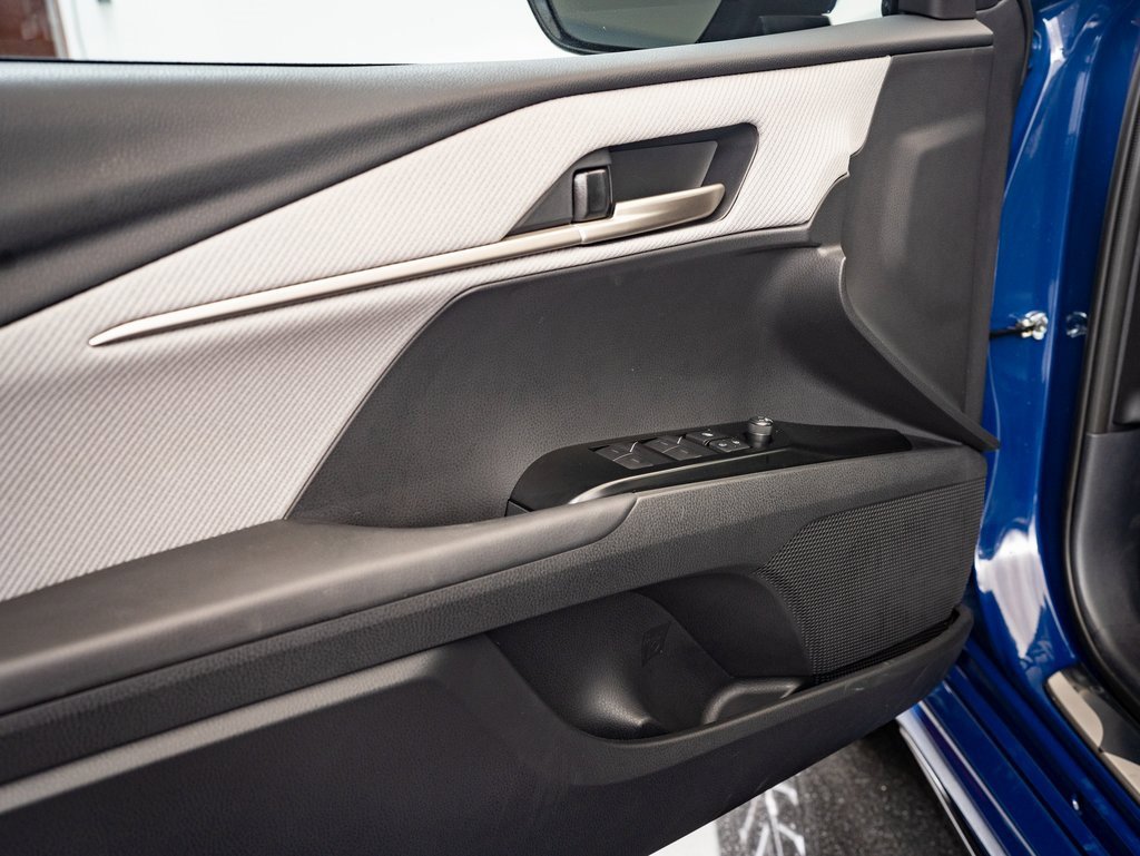 2025 Toyota Camry SE photo 21