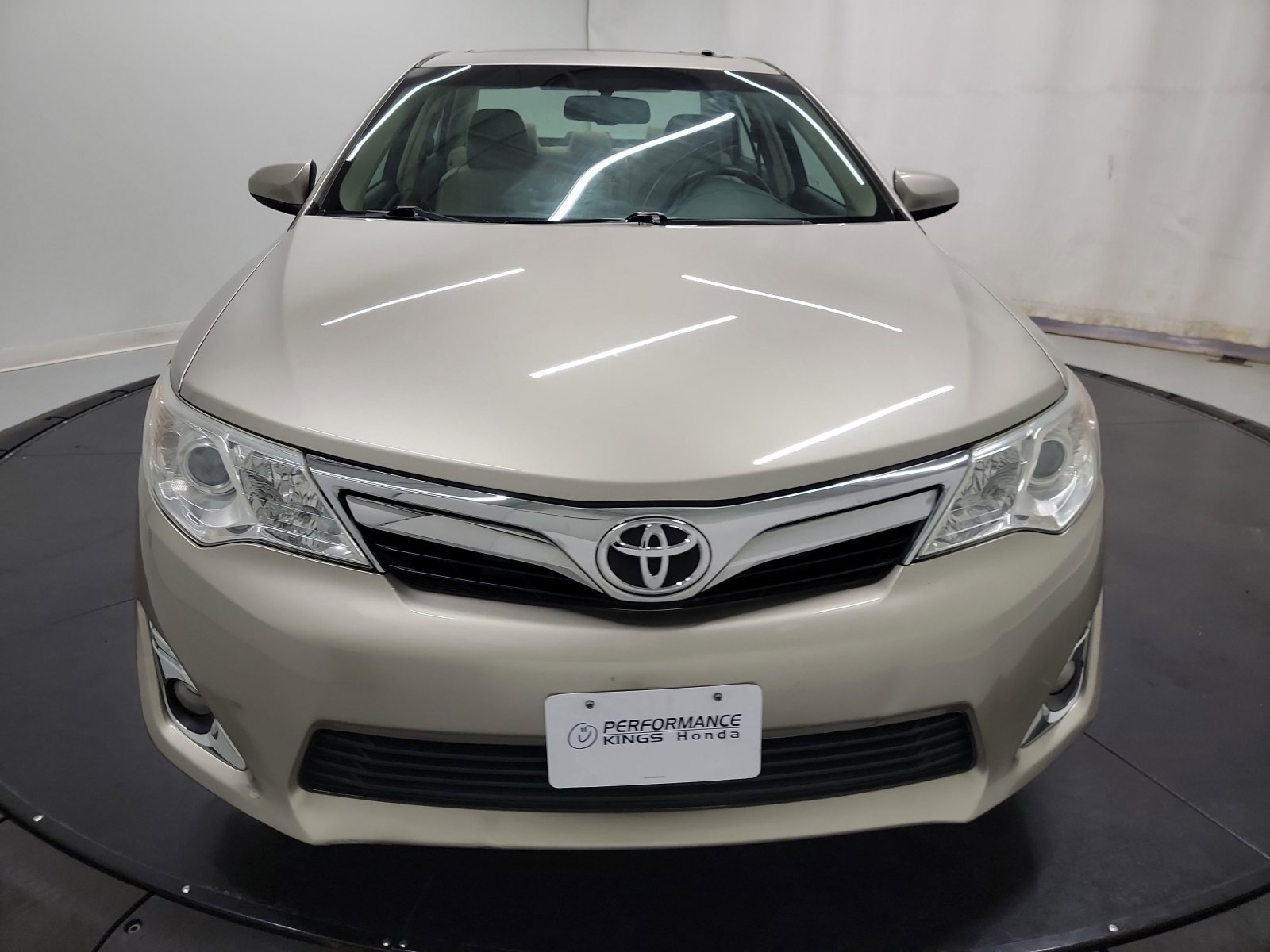 2013 Toyota Camry XLE photo 2