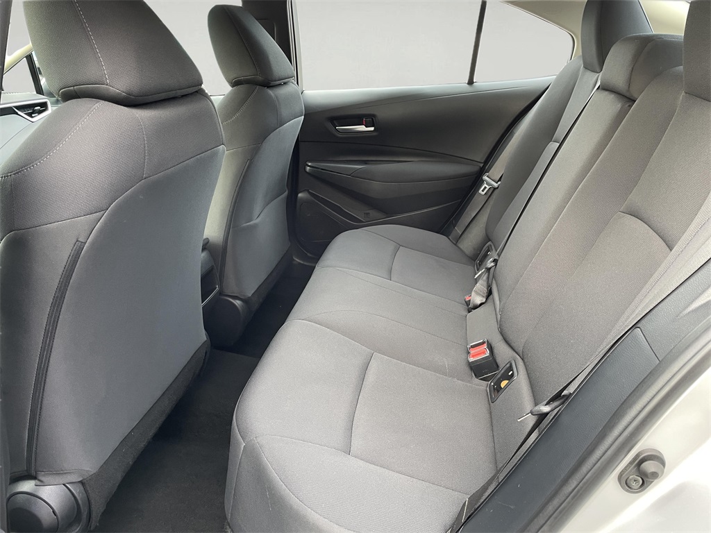 2021 Toyota Corolla LE photo 13