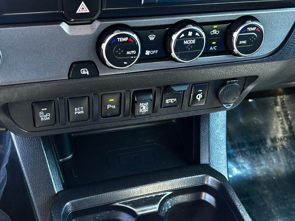 2022 Toyota Tacoma TRD Sport V6 photo 17