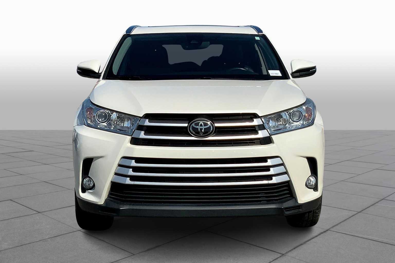 2019 Toyota Highlander XLE photo 3