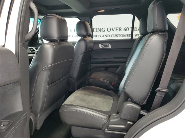 2015 Ford Explorer XLT photo 19